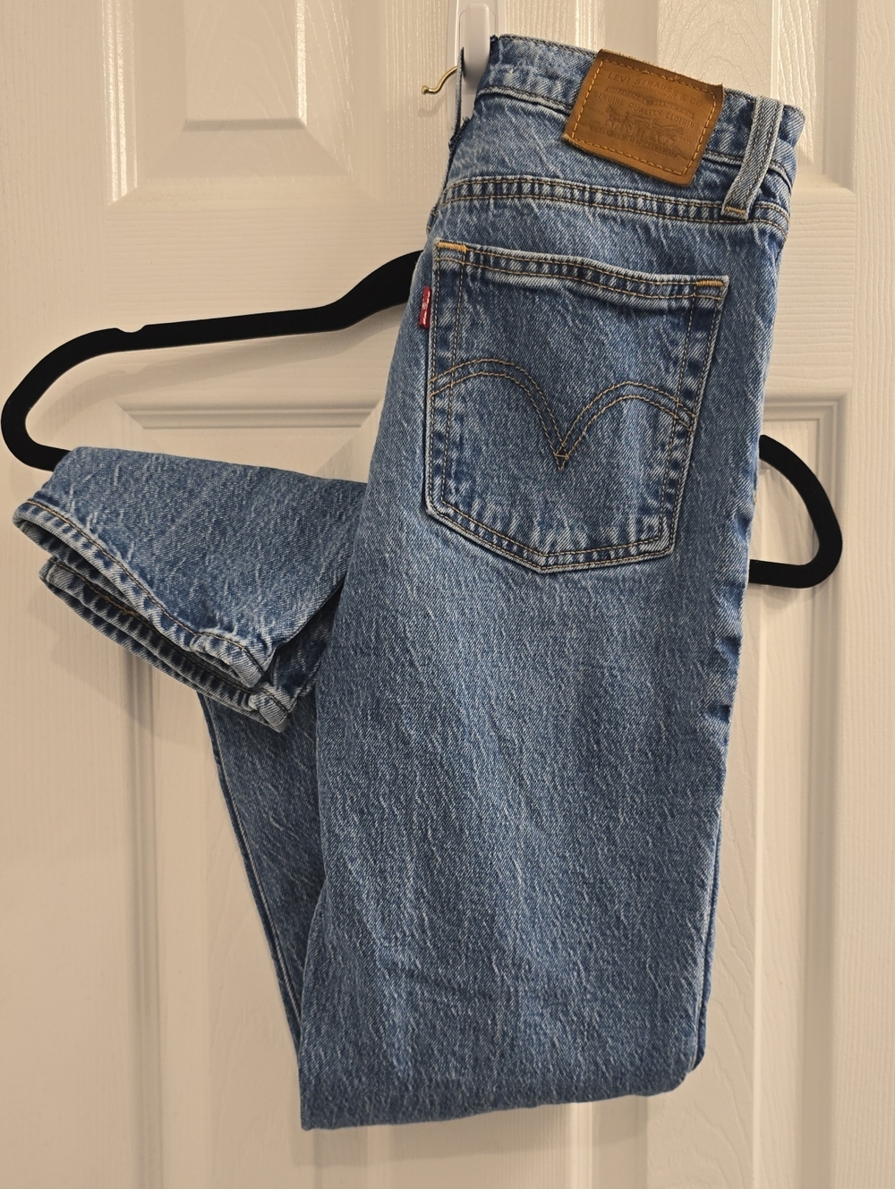 Levi's Women's Premium Wedgie Slim Fit
